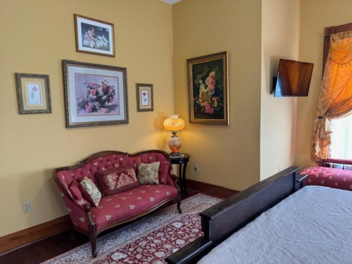 Woodbine Inn And Restaurant Madisonville 外观 照片