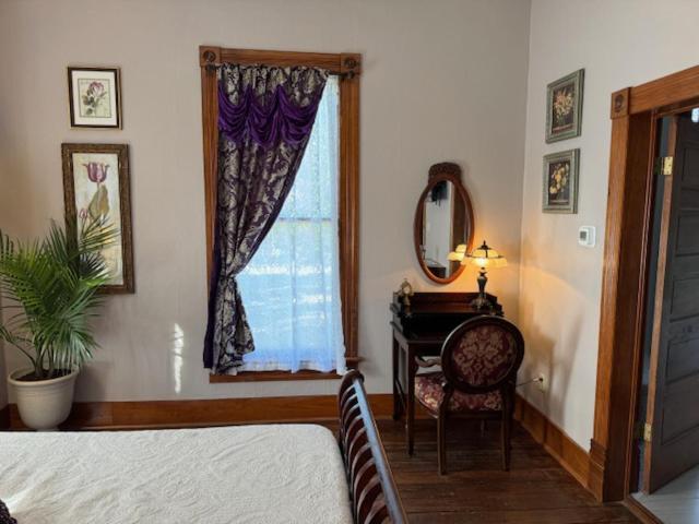 Woodbine Inn And Restaurant Madisonville 外观 照片