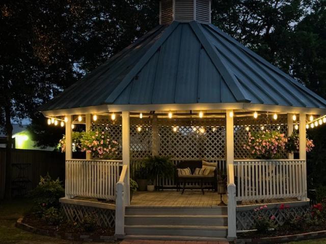 Woodbine Inn And Restaurant Madisonville 外观 照片