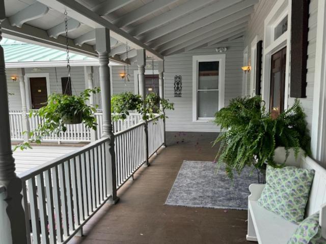 Woodbine Inn And Restaurant Madisonville 外观 照片