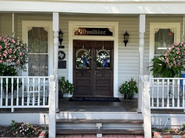 Woodbine Inn And Restaurant Madisonville 外观 照片
