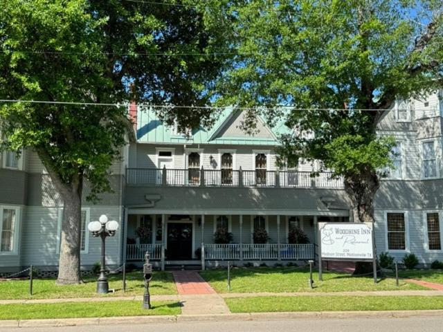 Woodbine Inn And Restaurant Madisonville 外观 照片