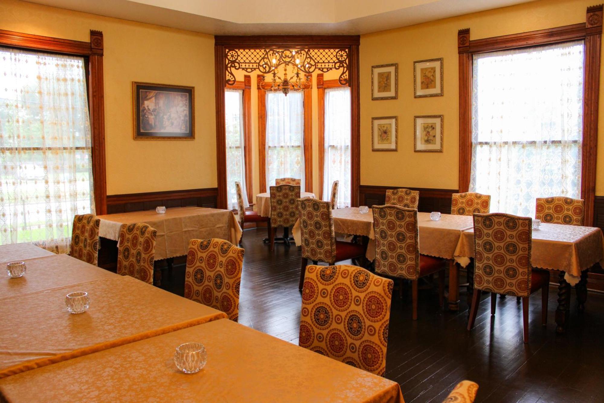 Woodbine Inn And Restaurant Madisonville 外观 照片