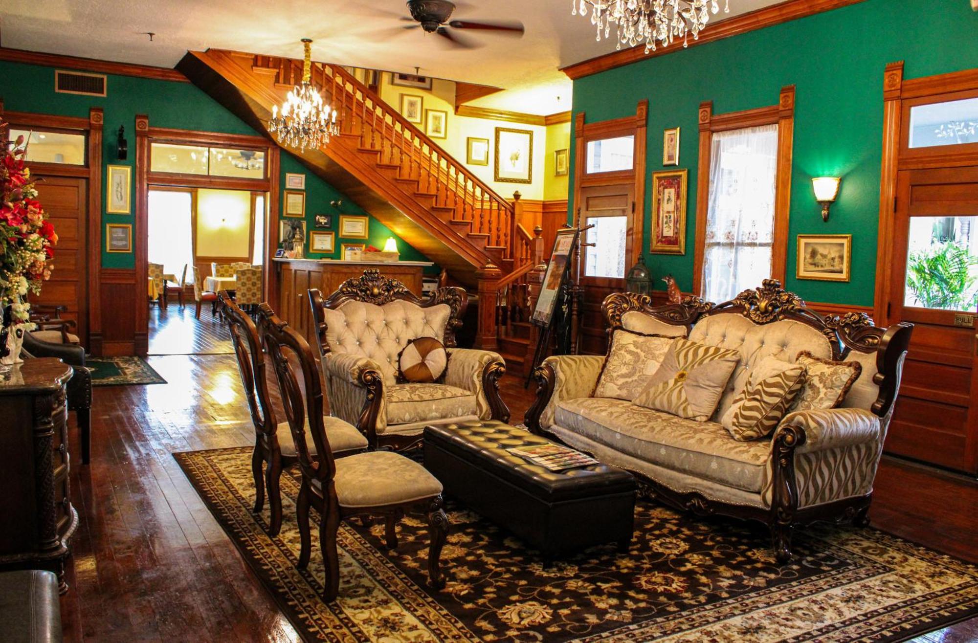 Woodbine Inn And Restaurant Madisonville 外观 照片